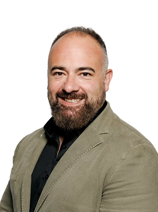 Portrait of Nick Mannella, Chief Revenue Officer at Helpware